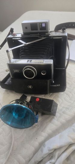 Polaroid Automatic 250 Land Camera $250/BO