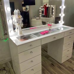 New Make Up Vanity Desk With Mirror & Lights