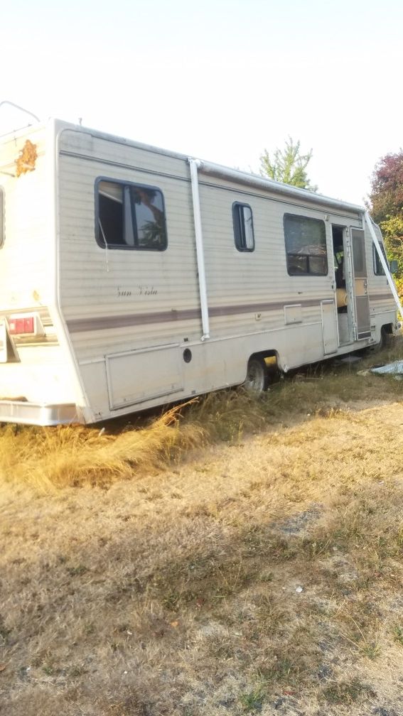 1990 motor home could be very nice