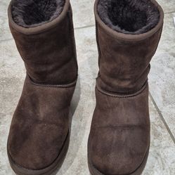 Size 8 Brown Uggs