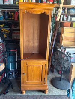 Bookshelf/Curio cabinet