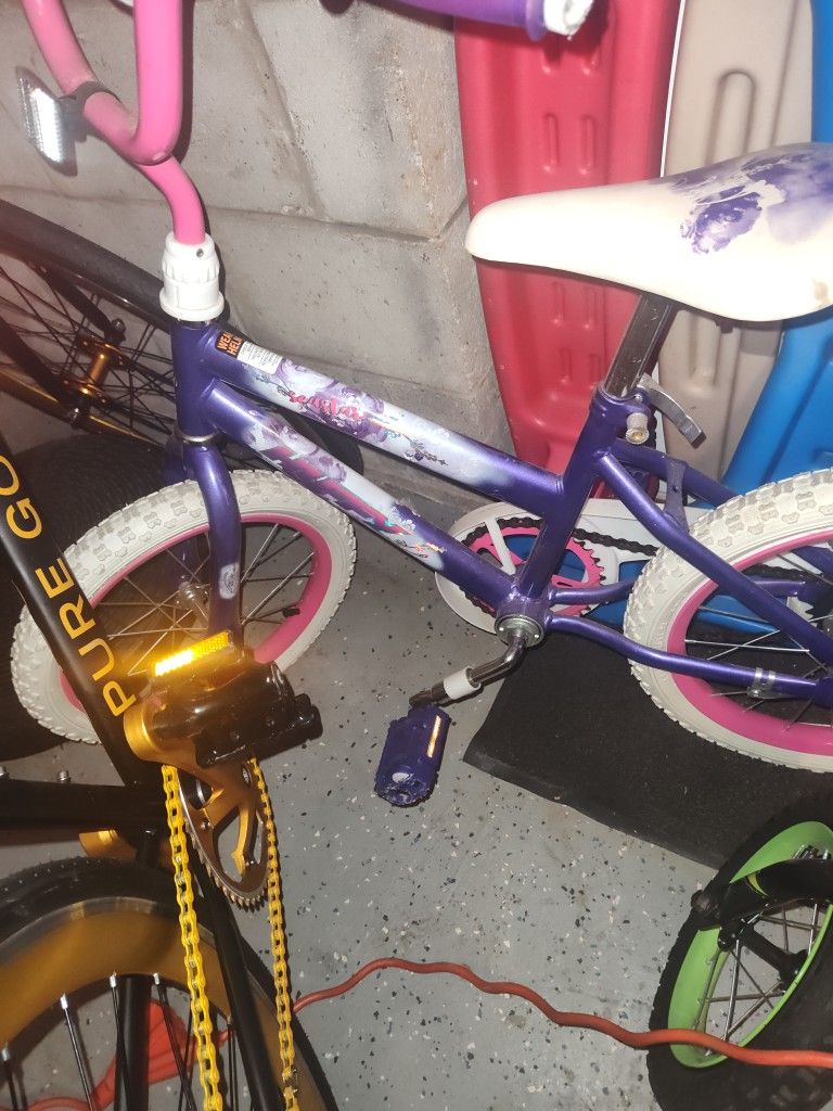 12-14" Very Gently Used Huffy Brand Little/ Big Girls Bike 