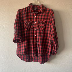 Charlotte Russe, Women’s Red & Black Plaid Button Up Front Pocket Shirt, Size L