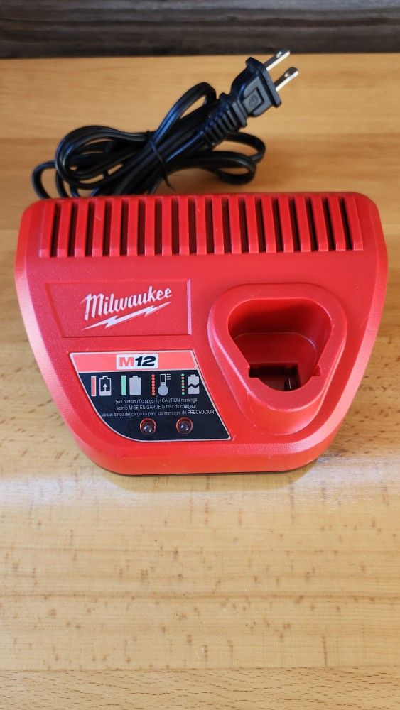 M12 Milwaukee Charger 