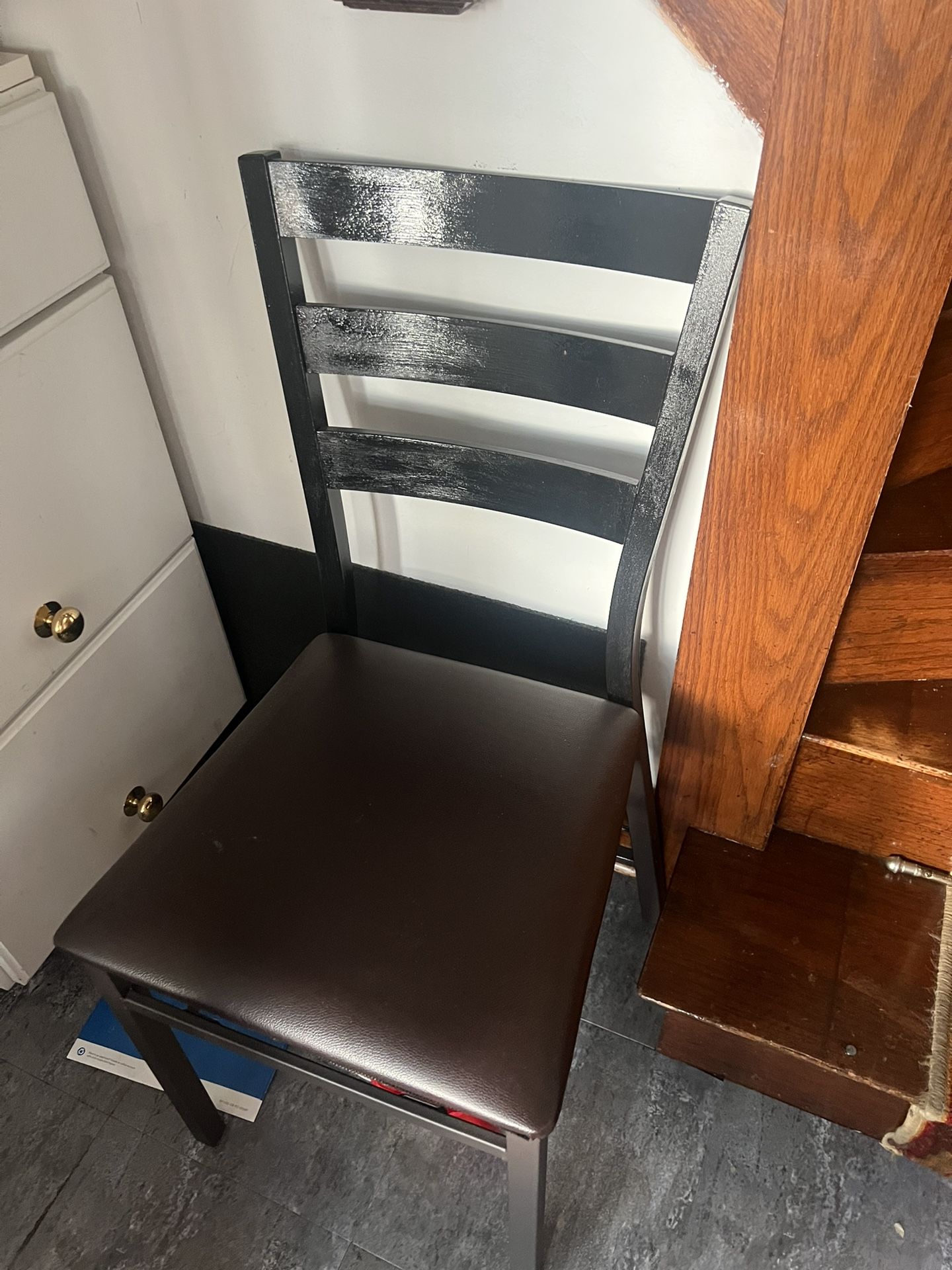 $ 5 CHair