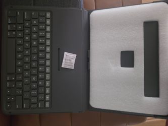 iPad keyboard Gray 10th generation
