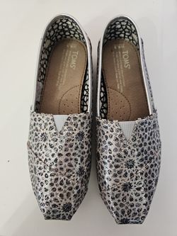 TOMS Women Slip-on Shoes 6.5 Silver Glitter 