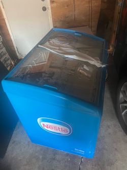 Nestlé Branded Commercial Chest Freezer
