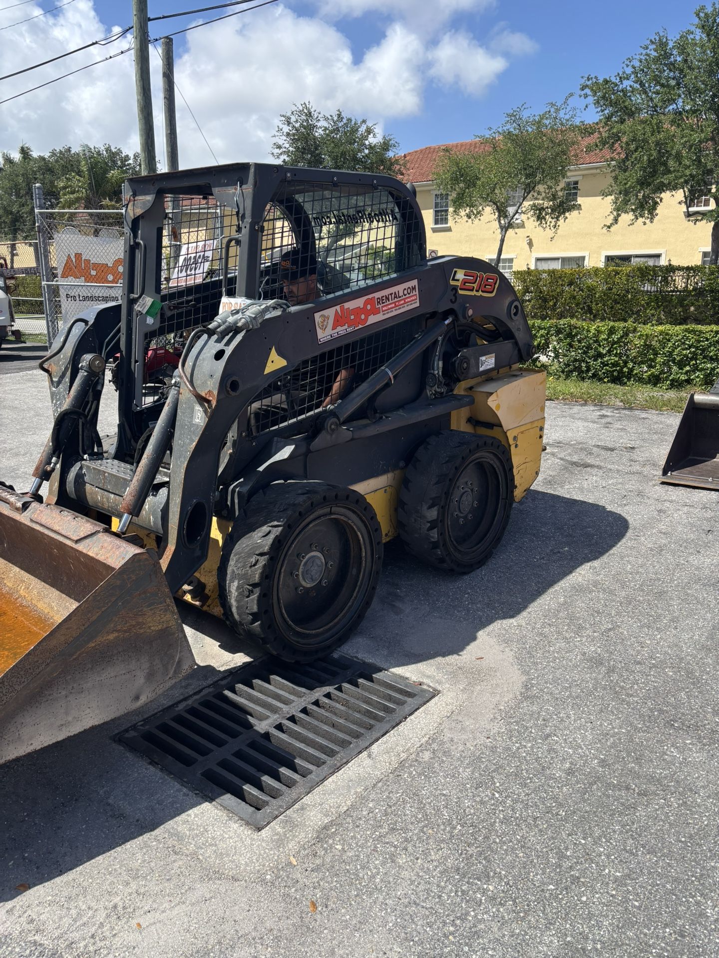 New Holland 218L