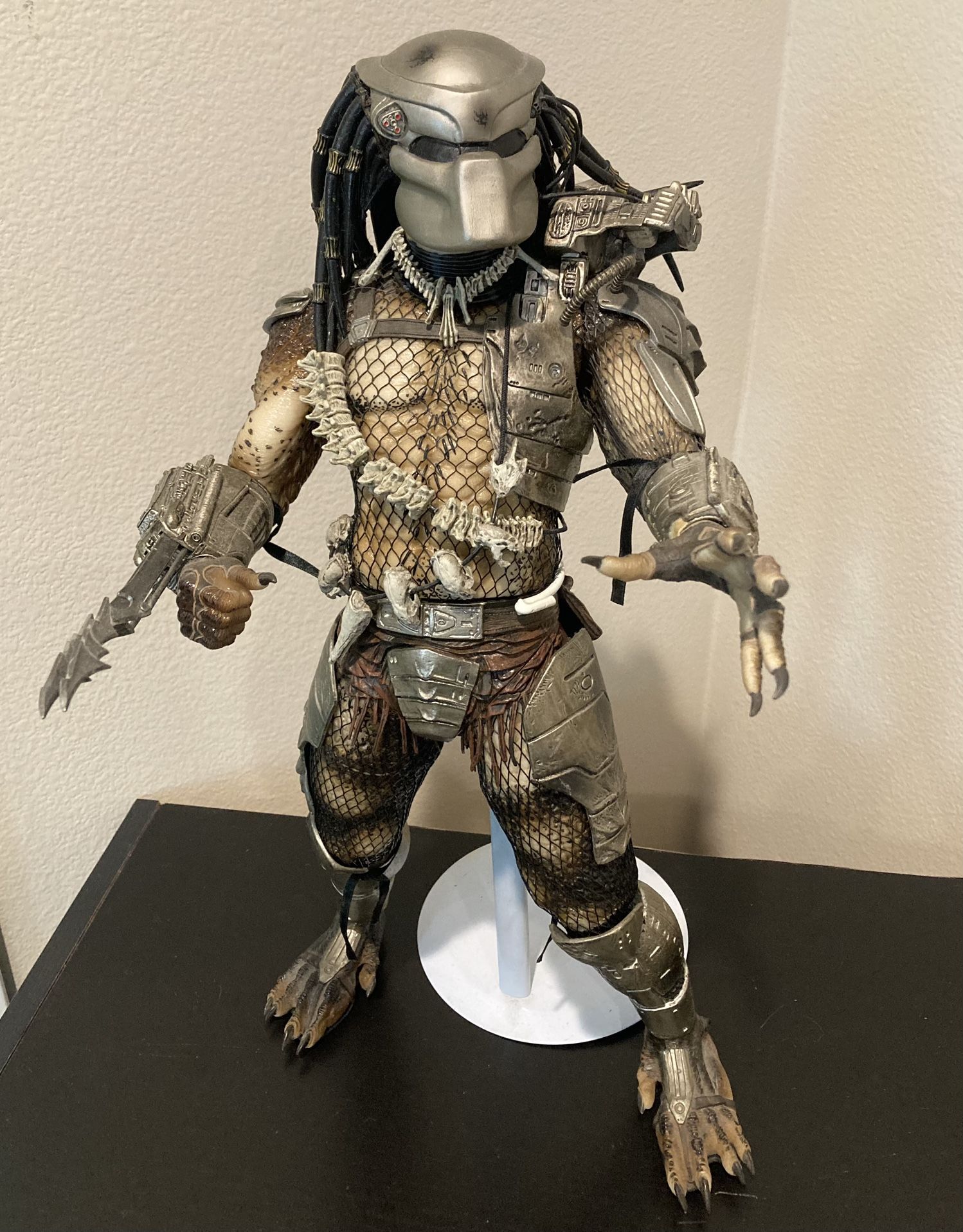 Neca 1/4 Scale 18” Jungle Hunter Predator Action Figure