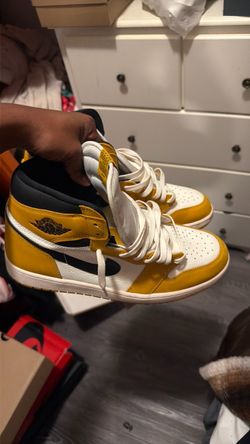Air Jordan 1 Retro High OG Yellow