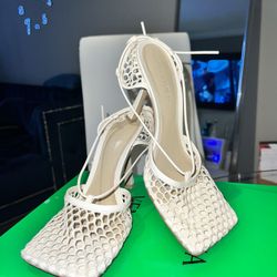 New Bottega Veneta Stretch Lace Up Sandal Cream