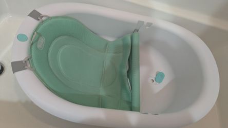 Grow with me baby tub