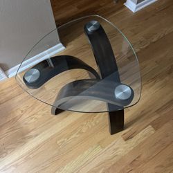 End Table  - Like New Condition!!