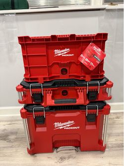 Milwaukee packout tool box