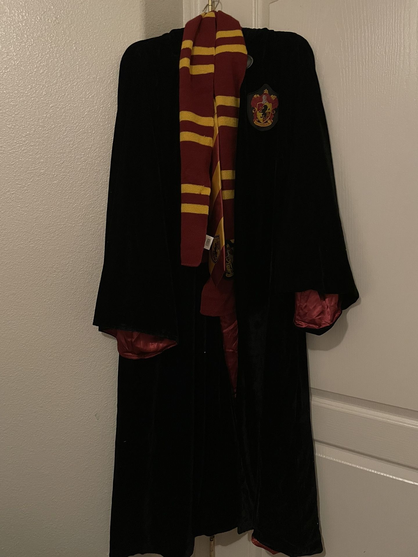 Harry Potter Gryffindor Deluxe Costume 
