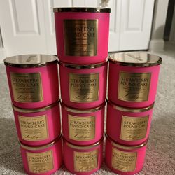 White Barn Strawberry Poundcake Candles