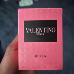 Valentino Donna in Roman Perfume