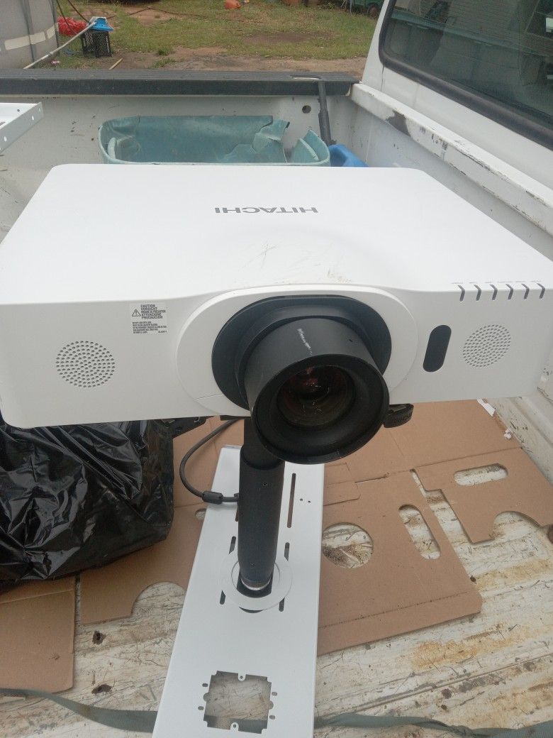 Hitachi Projector