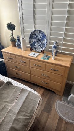 Chest of drawers set