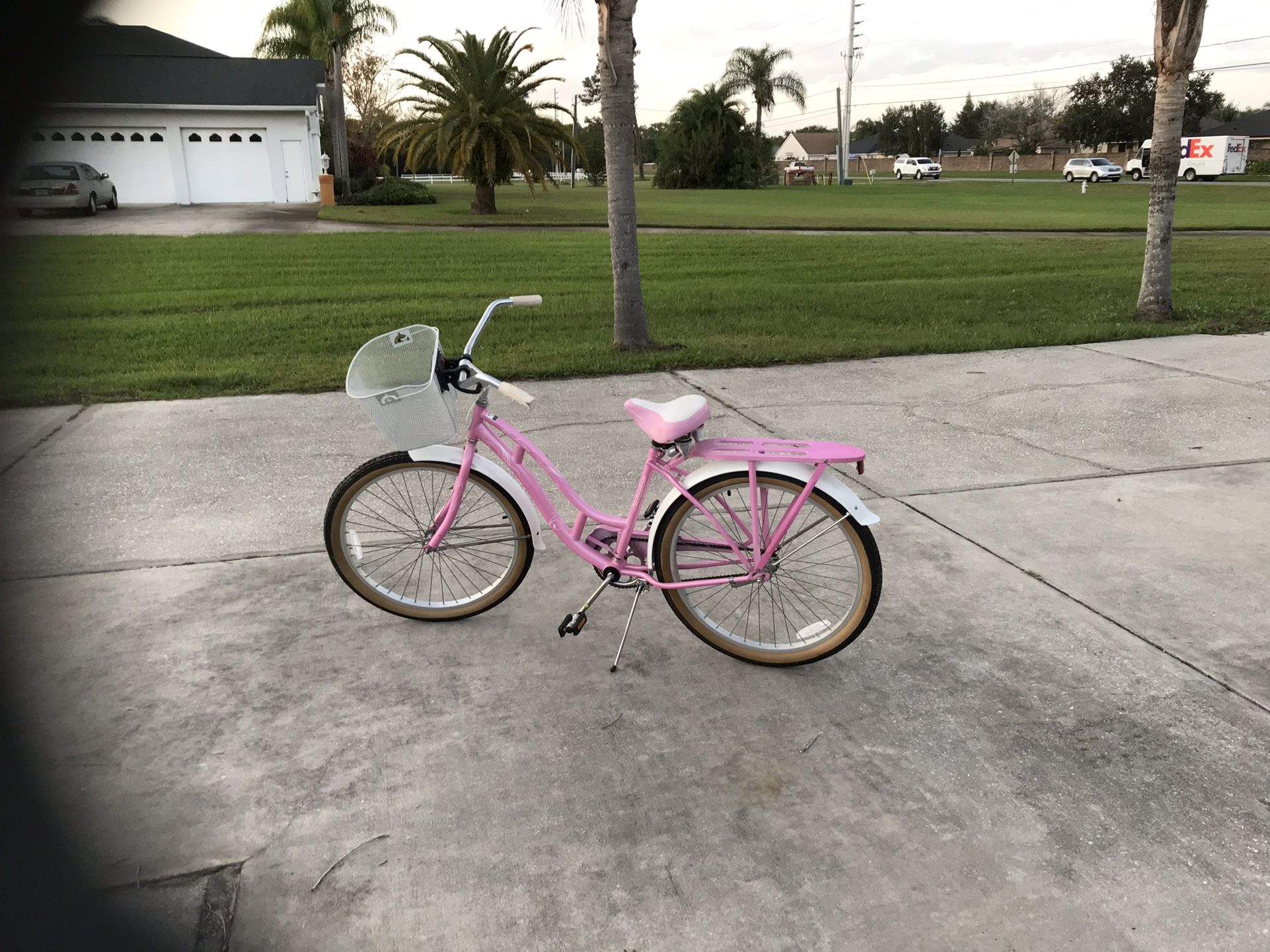 SCHWINN PINK WINDWOOD RETRO VINTAGE BEACH CRUISER WOMENS PINK BIKE