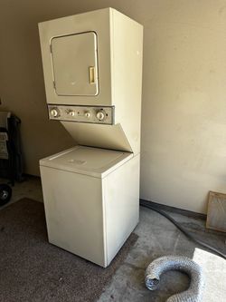 Stackable washer and dryer- both work fine