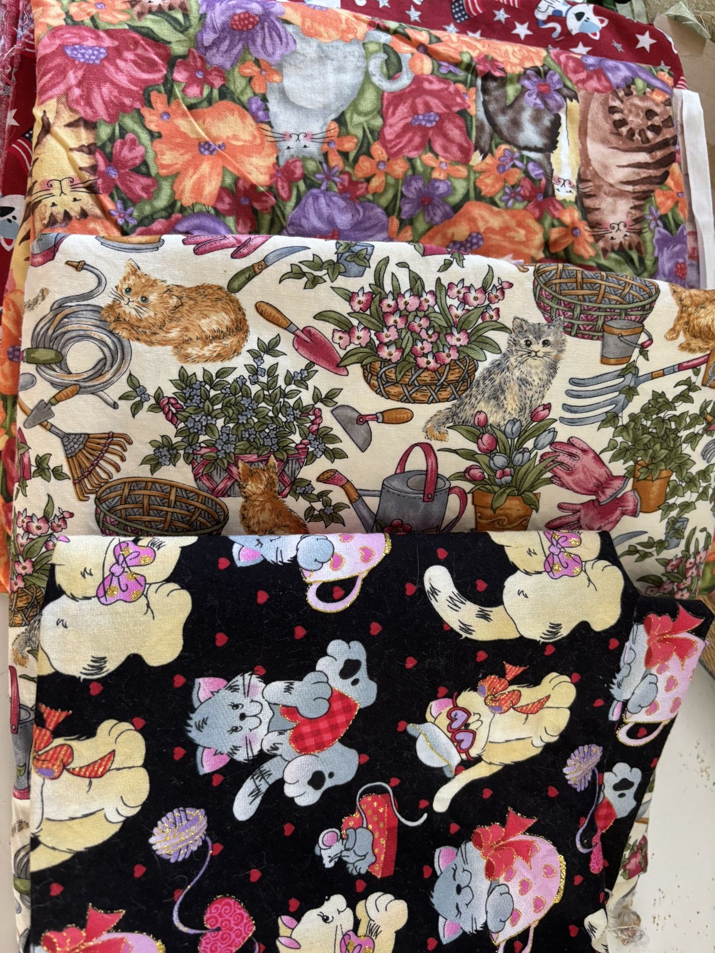ASSORTED CAT DESIGN FABRIC