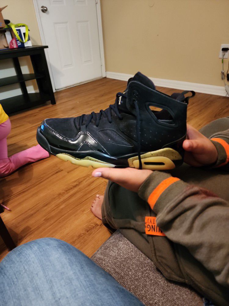 Air Jordan 6 - Men's Size 10