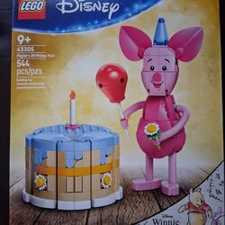 Lego piglet cake