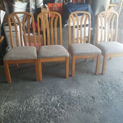 4 Chairs good Conditions 