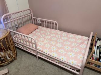 Toddler bed frame- no mattress