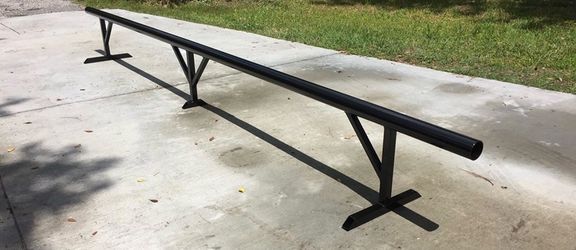 Black Steel Skateboard Grind Rail