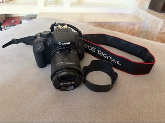 CANON EOS D700