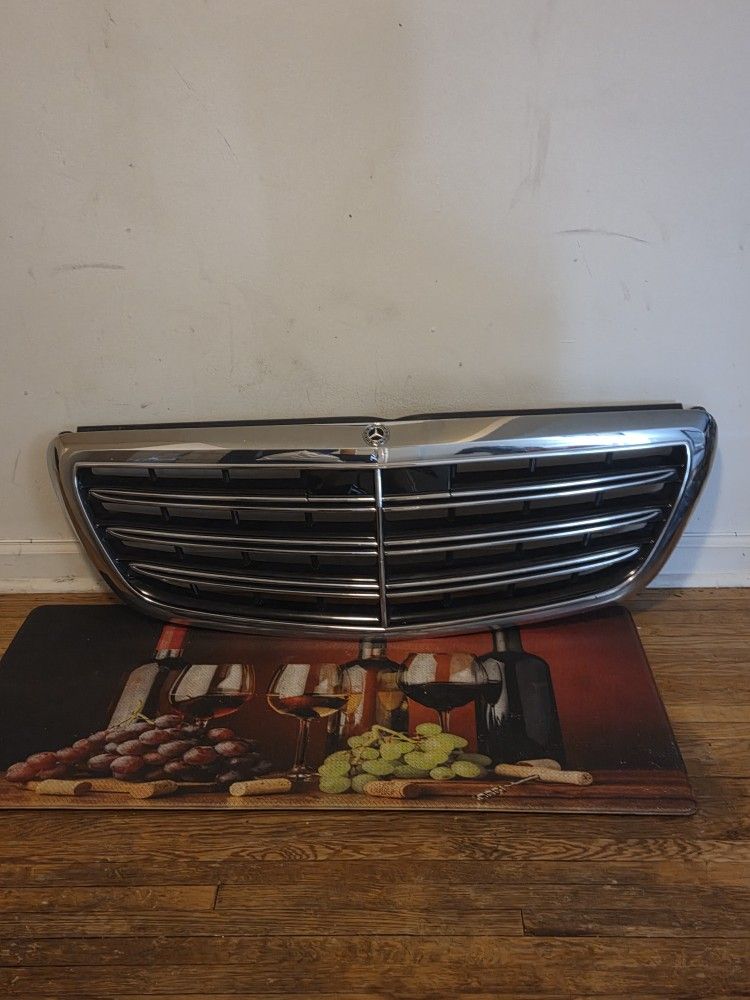 Original Mercedes Benz Grille