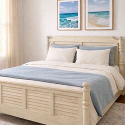 Ethan Allen Solid Wood King Bed – Coastal Cream Finish – Premium Quality