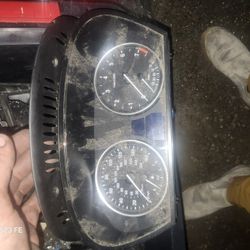 Instrument Cluster 