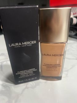 Laura mercier foundation