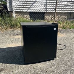Mini Fridge Kenmore 