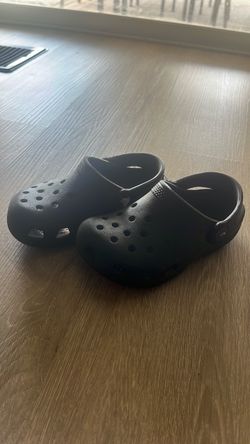 Toddler crocs