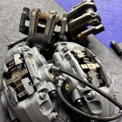 440i 2018 OEM M-Sport Calipers w/ Brand New Brake Pads