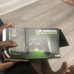 Wireless controller, gamepad