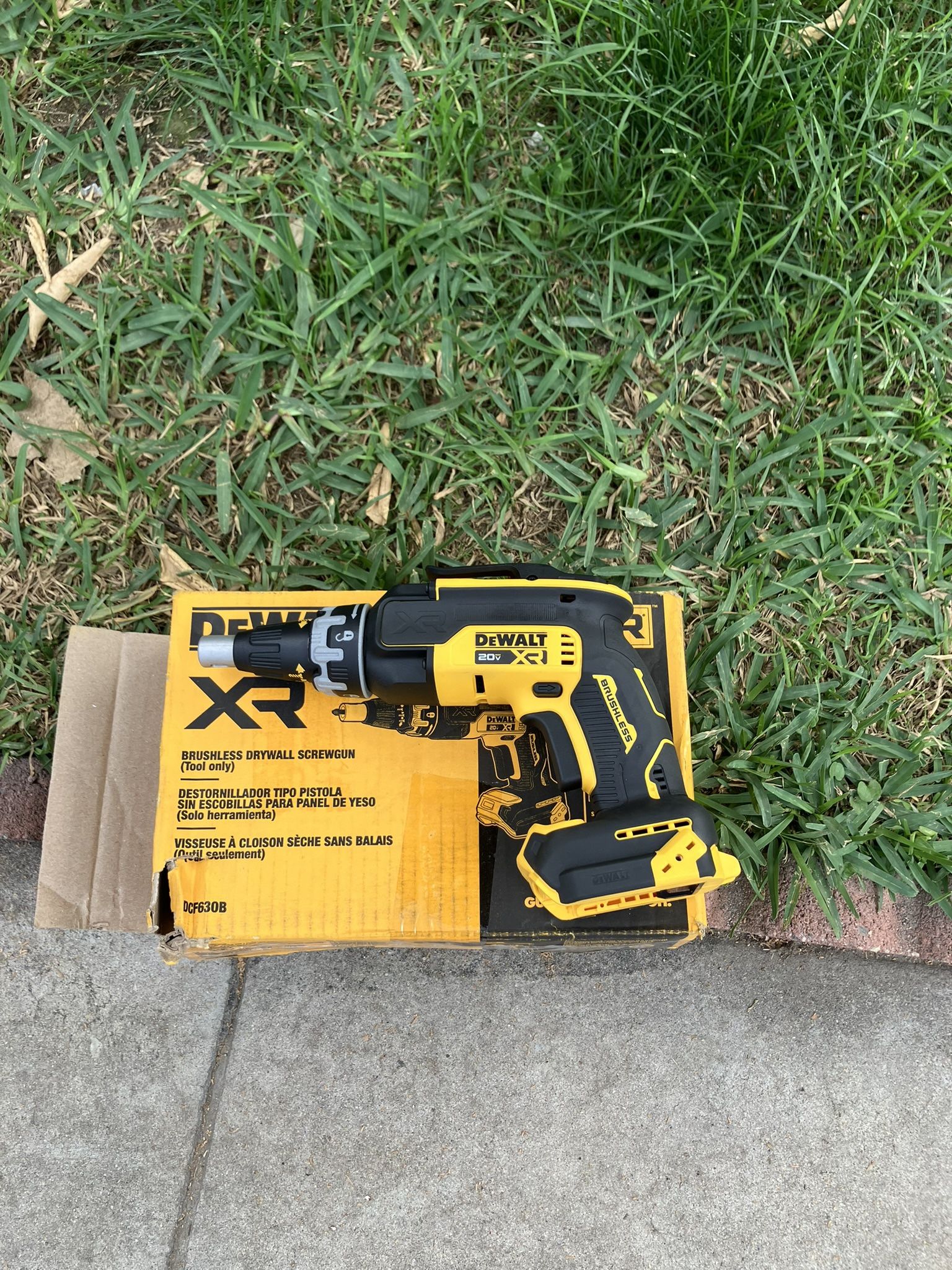 DEWALT XR Brushless Drywall Screwgun  (tool Only)