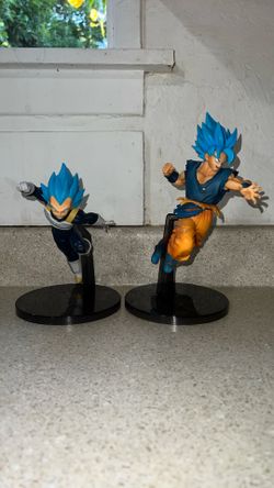 Vegeta and goku statues