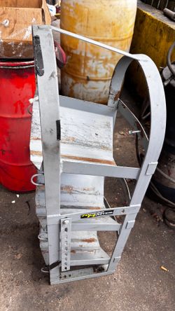Holder tanks for A/C gas tank