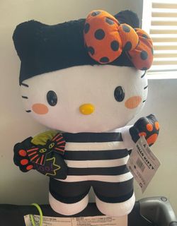 Hello Kitty Halloween Greeter