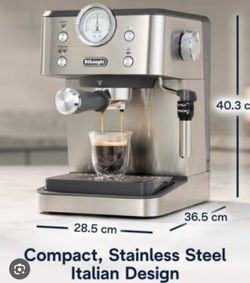 Coffee maker with milk frother