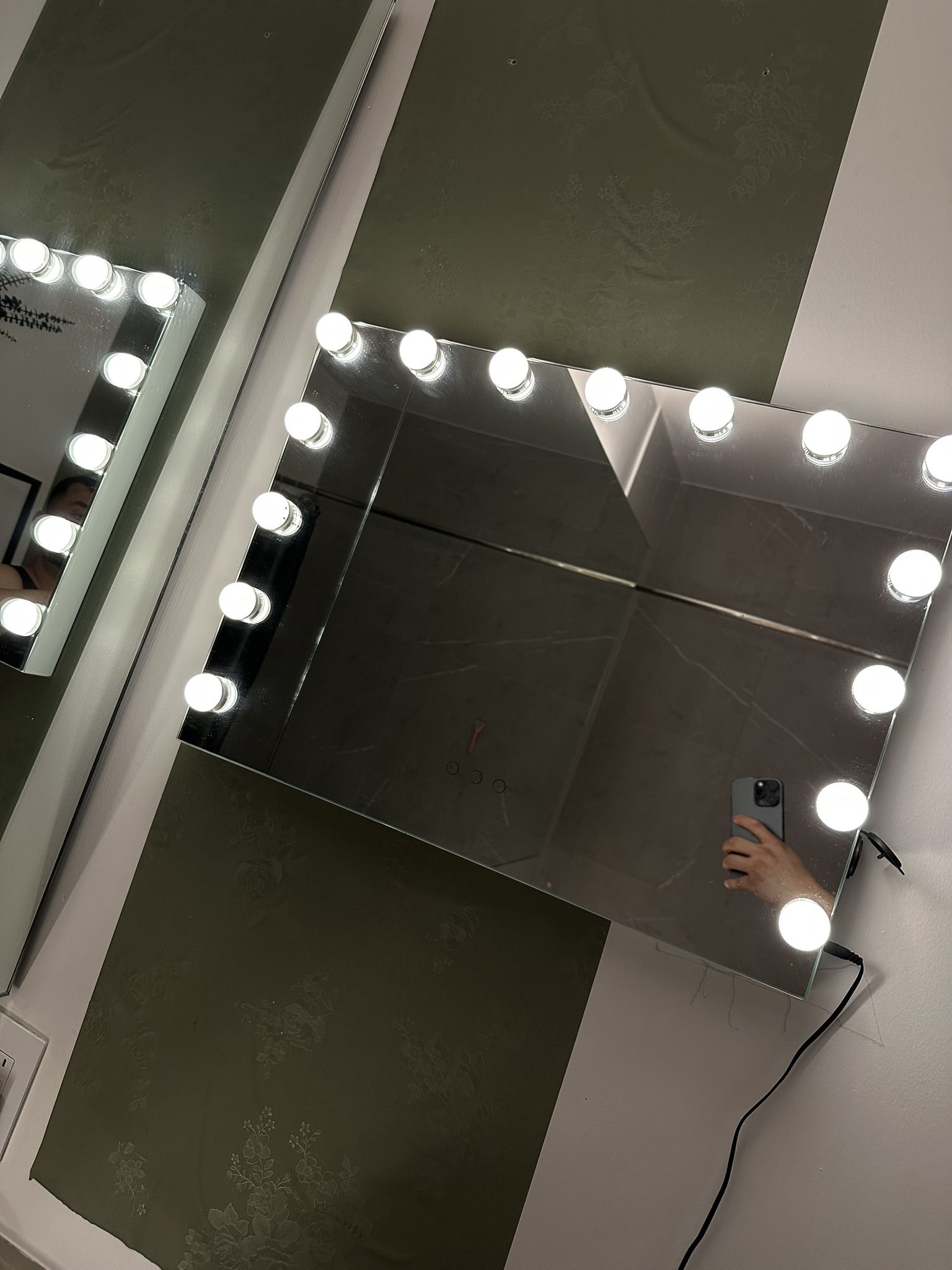 Vanity mirror 18x14 Inch’s
