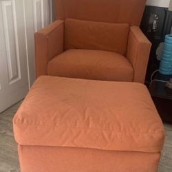 CHAIR WHITH OTTOMAN