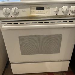 Frigidaire Electric Range 