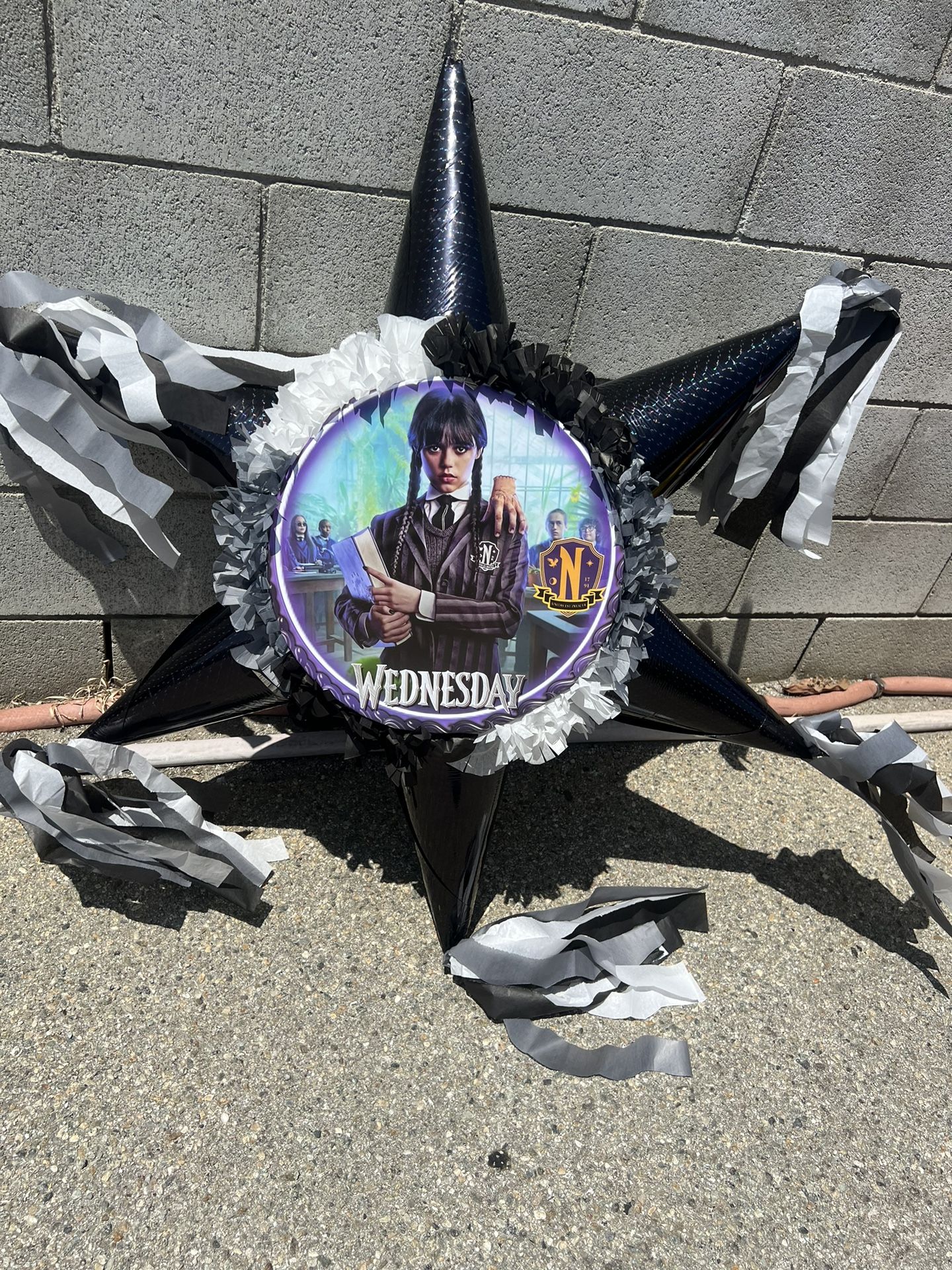 Wednesday Addams Tambor Star Pinata